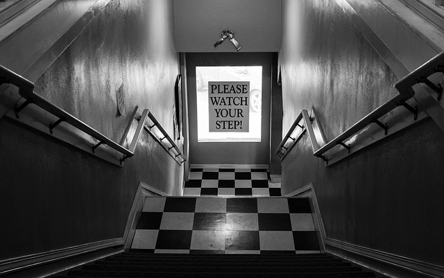 Stair climbing can cause knee strain and pain