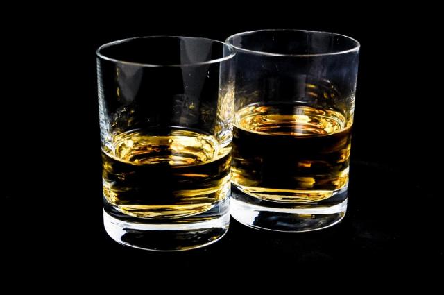 alcohol-glass-whiskey