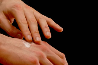 Try a topical pain reliever to ease carpal tunnel pain